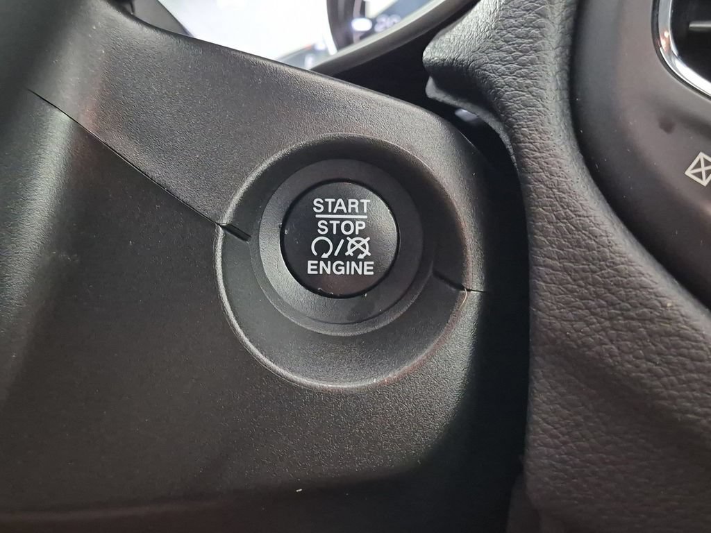 Used 2020 Jeep Compass Latitude FWD image 24
