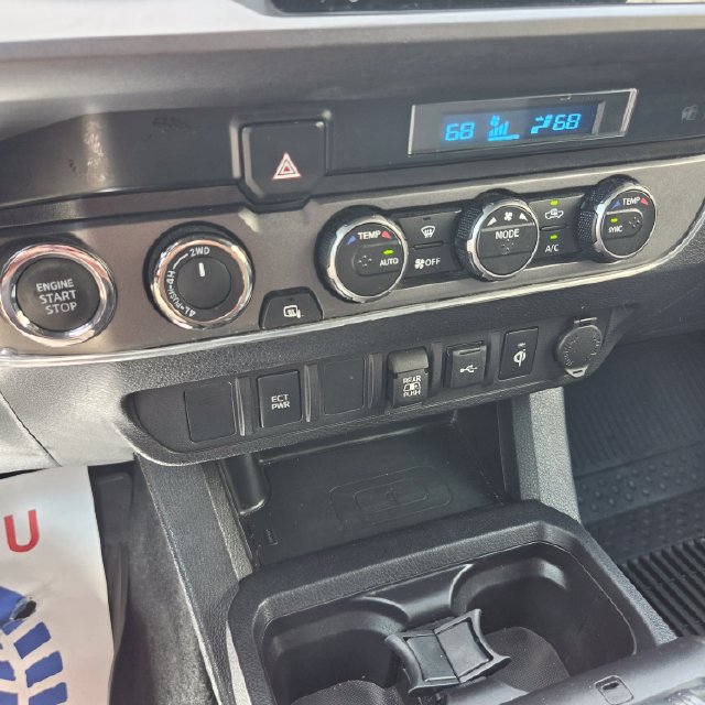 Used 2023 Toyota Tacoma TRD Sport AWD/4WD image 22