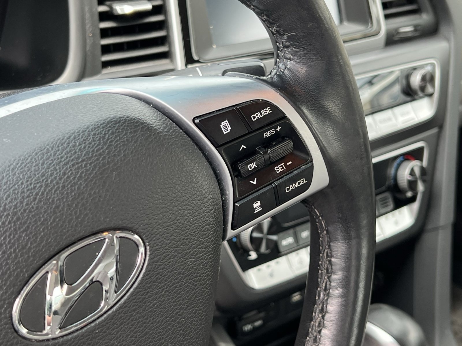Used 2019 Hyundai Sonata SEL w/ Tech Package 02 FWD image 33