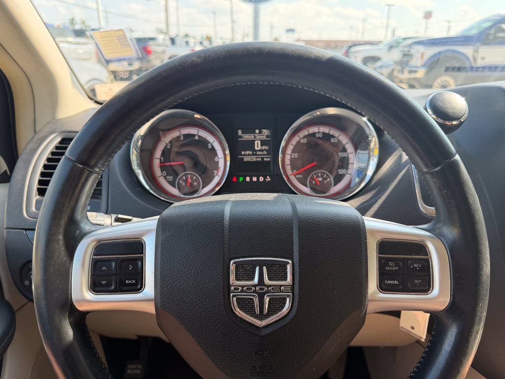 Used 2013 Dodge Grand Caravan Crew FWD image 27