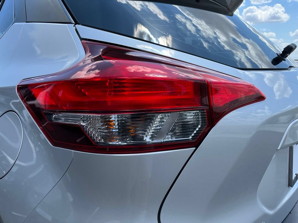 Used 2019 Nissan Kicks SR FWD image 7
