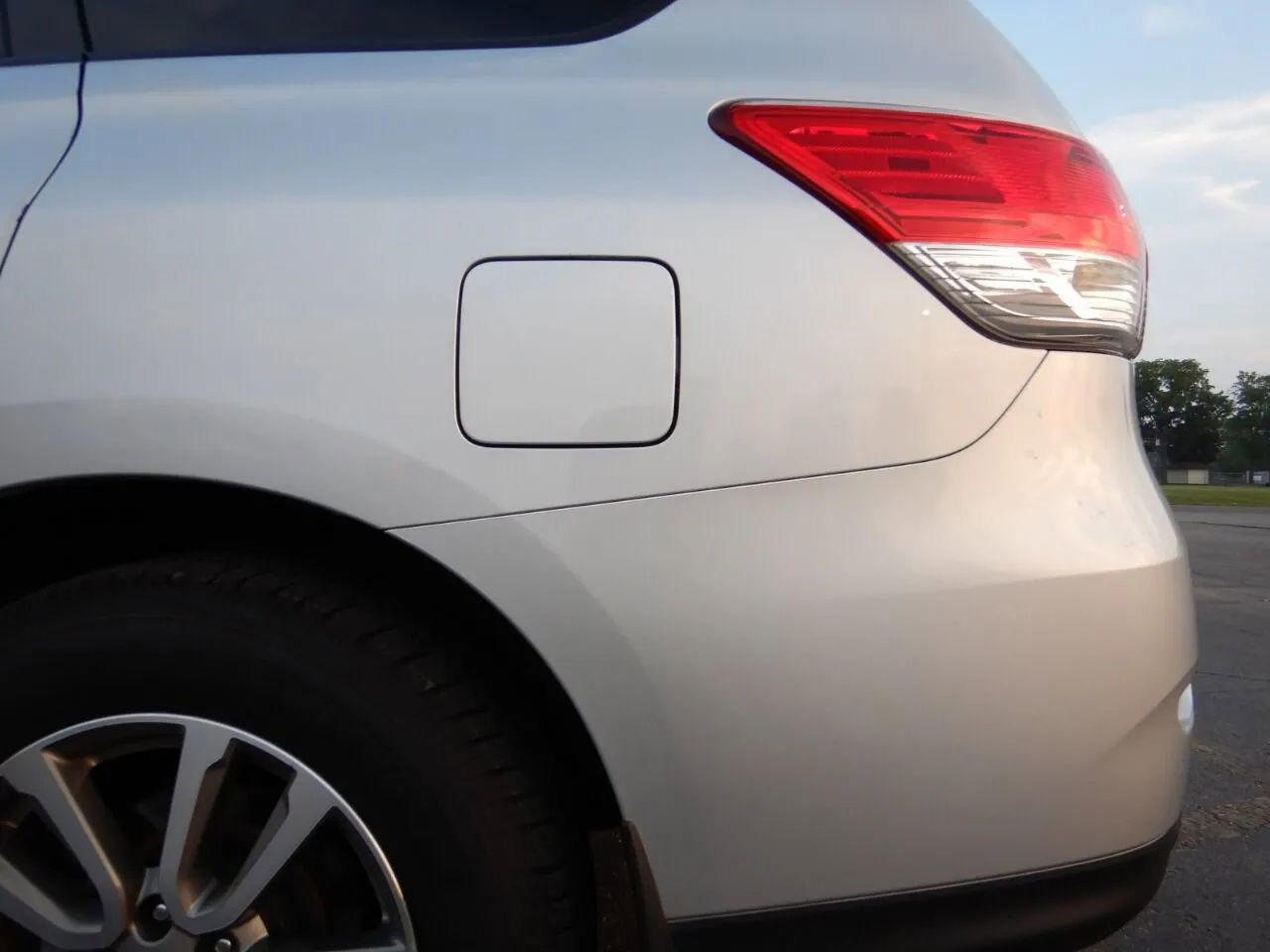 Used 2014 Nissan Pathfinder S image 12