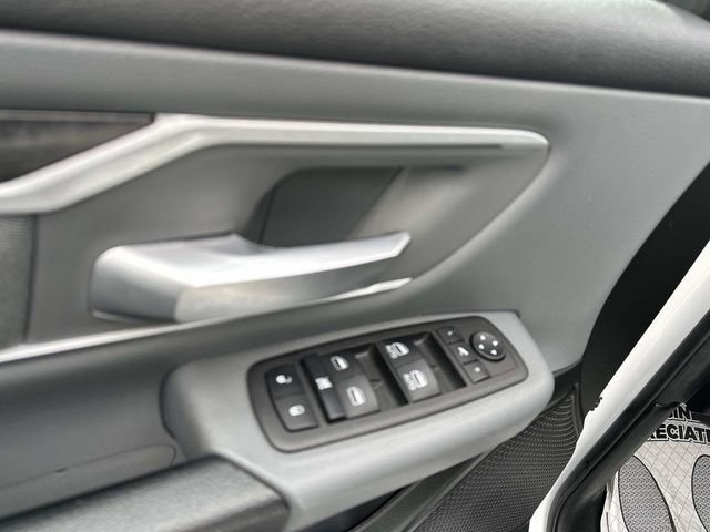 Used 2023 RAM 1500 Big Horn AWD/4WD image 9