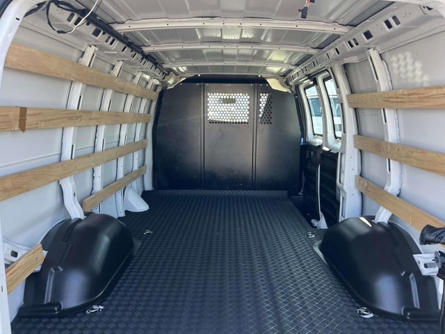 Used 2024 GMC Savana 2500 w/ Driver Convenience Package image 11