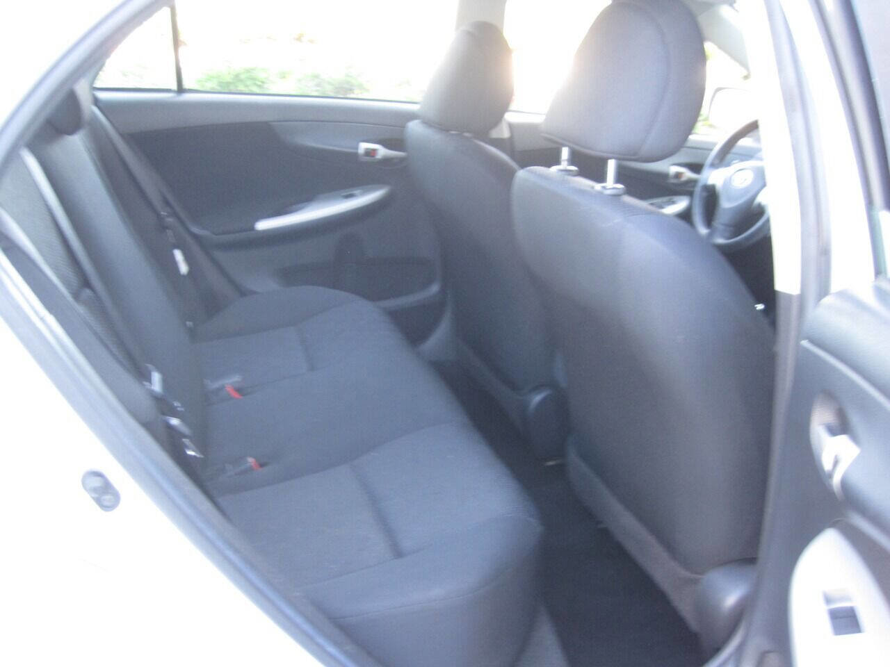 Used 2010 Toyota Corolla S image 32