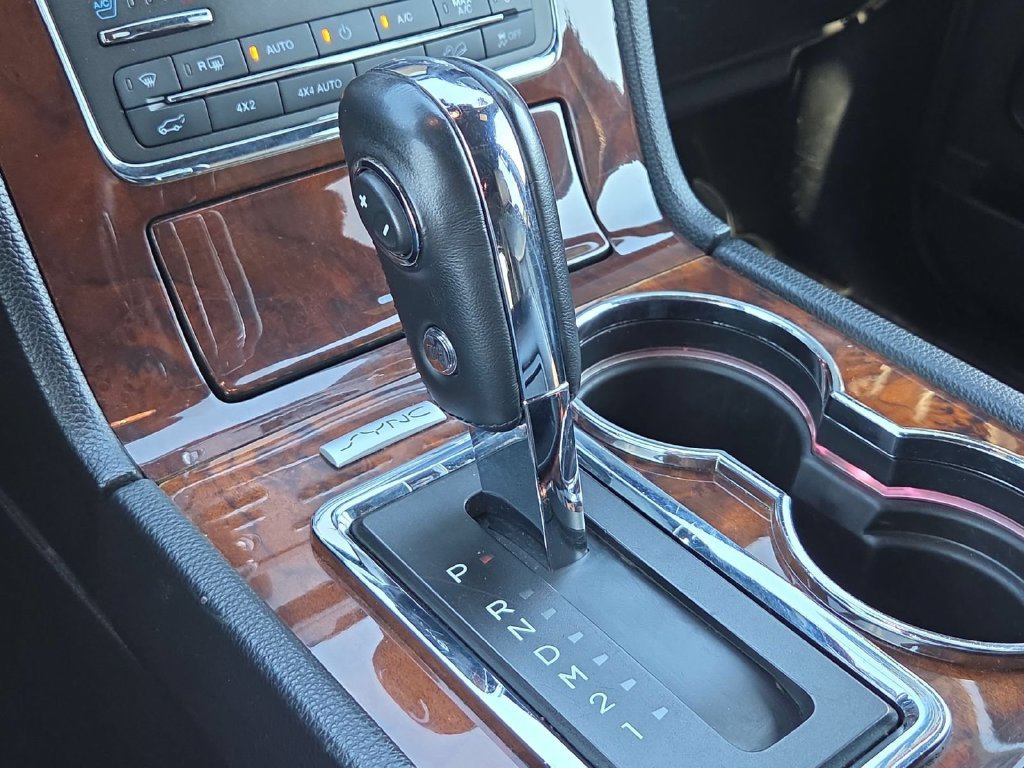 Used 2017 Lincoln Navigator Select AWD/4WD image 28
