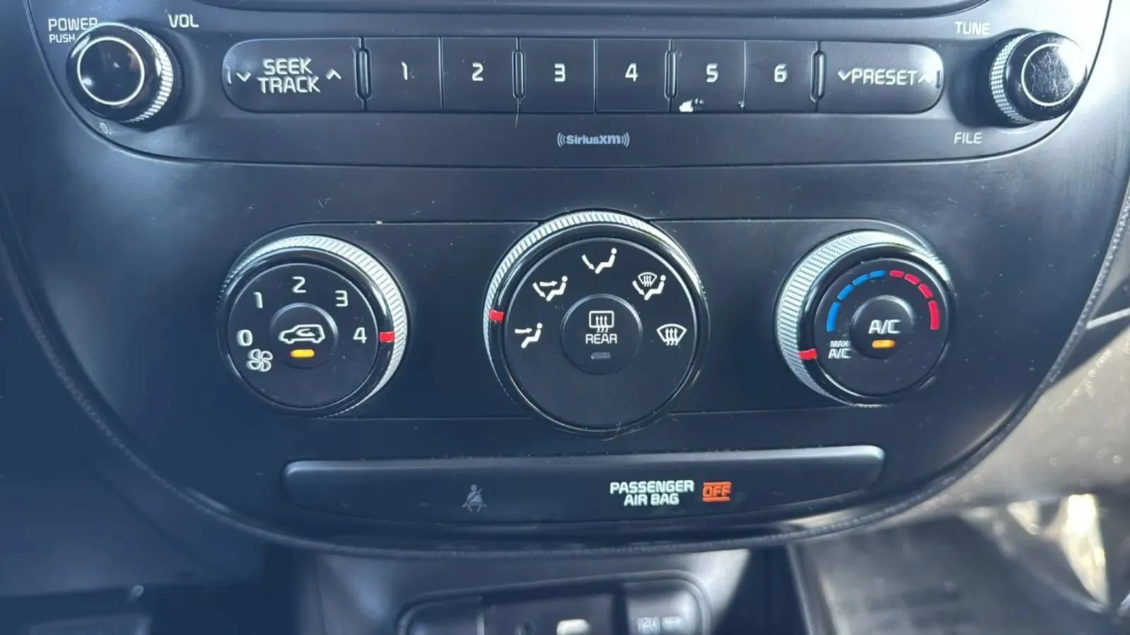 Used 2018 Kia Soul FWD image 19