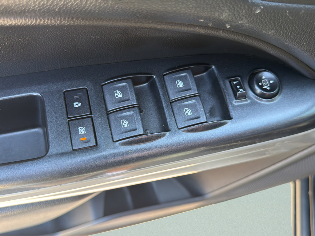 Used 2022 Chevrolet Colorado LT w/ Chrome Appearance Package RWD image 19