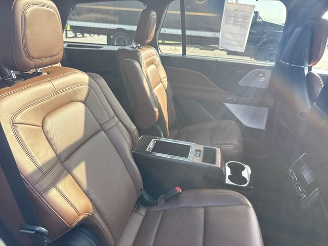 Used 2022 Lincoln Aviator Grand Touring w/ Equipment Group 301A AWD/4WD image 15