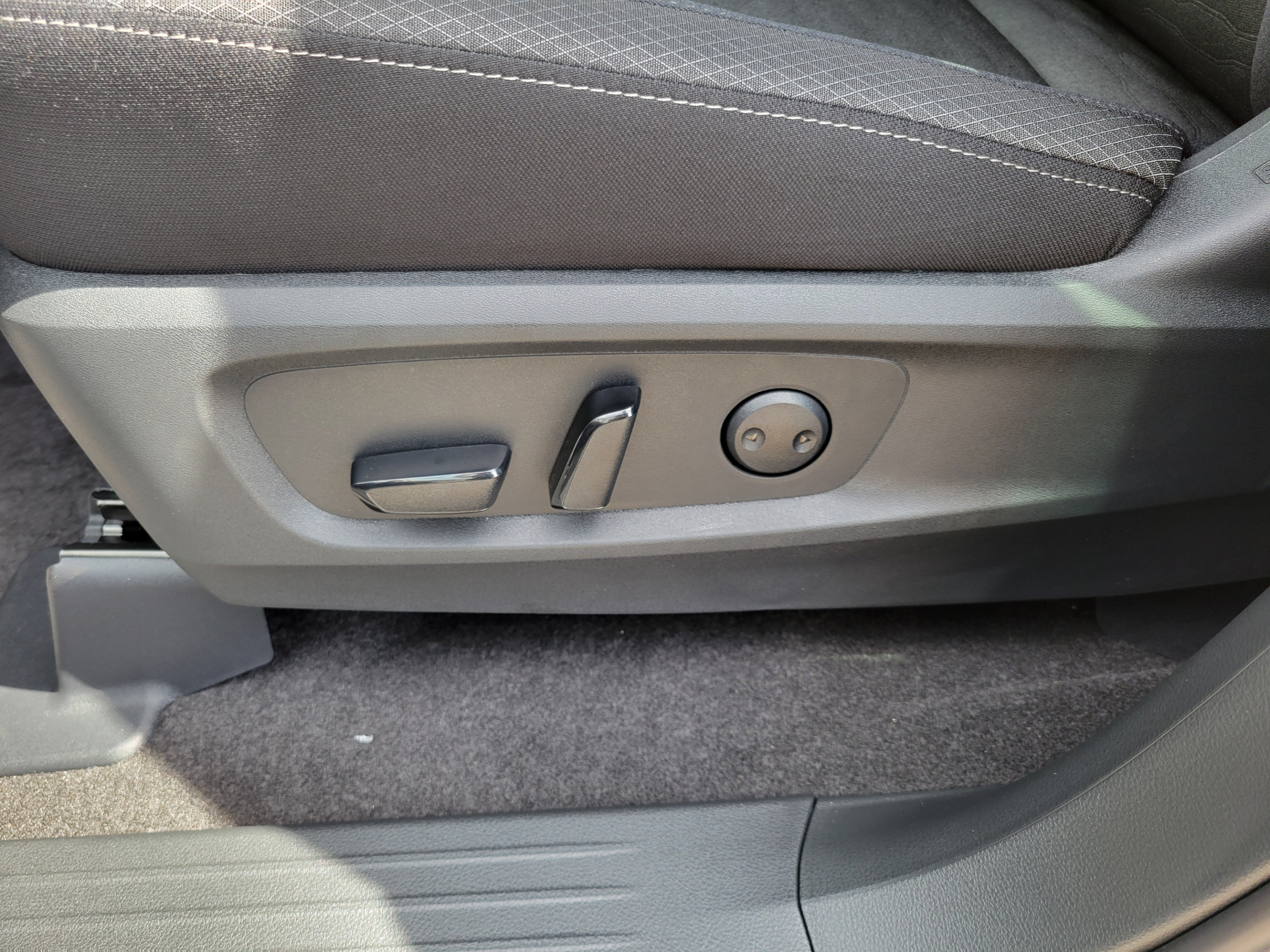 New 2026 Nissan Pathfinder SV FWD image 19