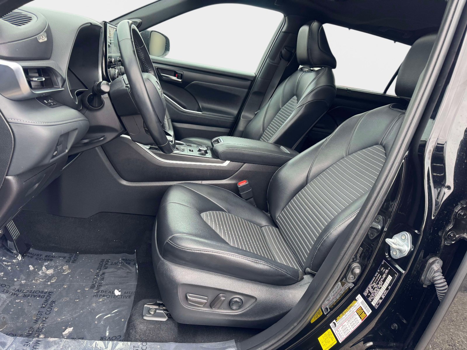 Used 2021 Toyota Highlander XSE image 13