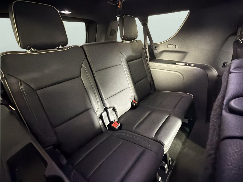 Certified 2025 Chevrolet Suburban Premier RWD image 34