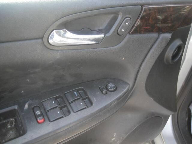 Used 2014 Chevrolet Impala LTZ FWD image 11