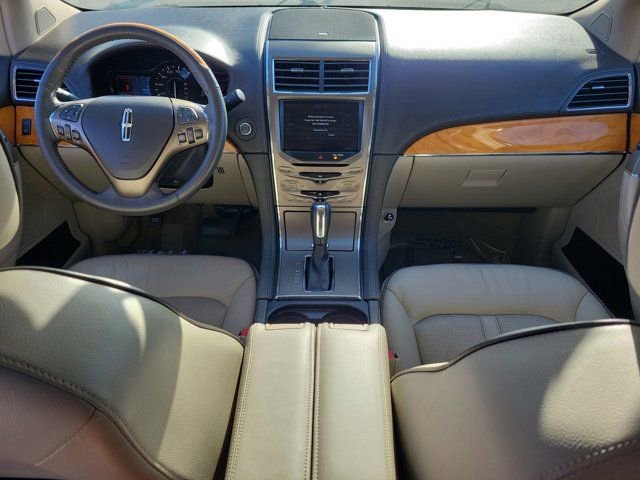 Used 2013 Lincoln MKX FWD image 21