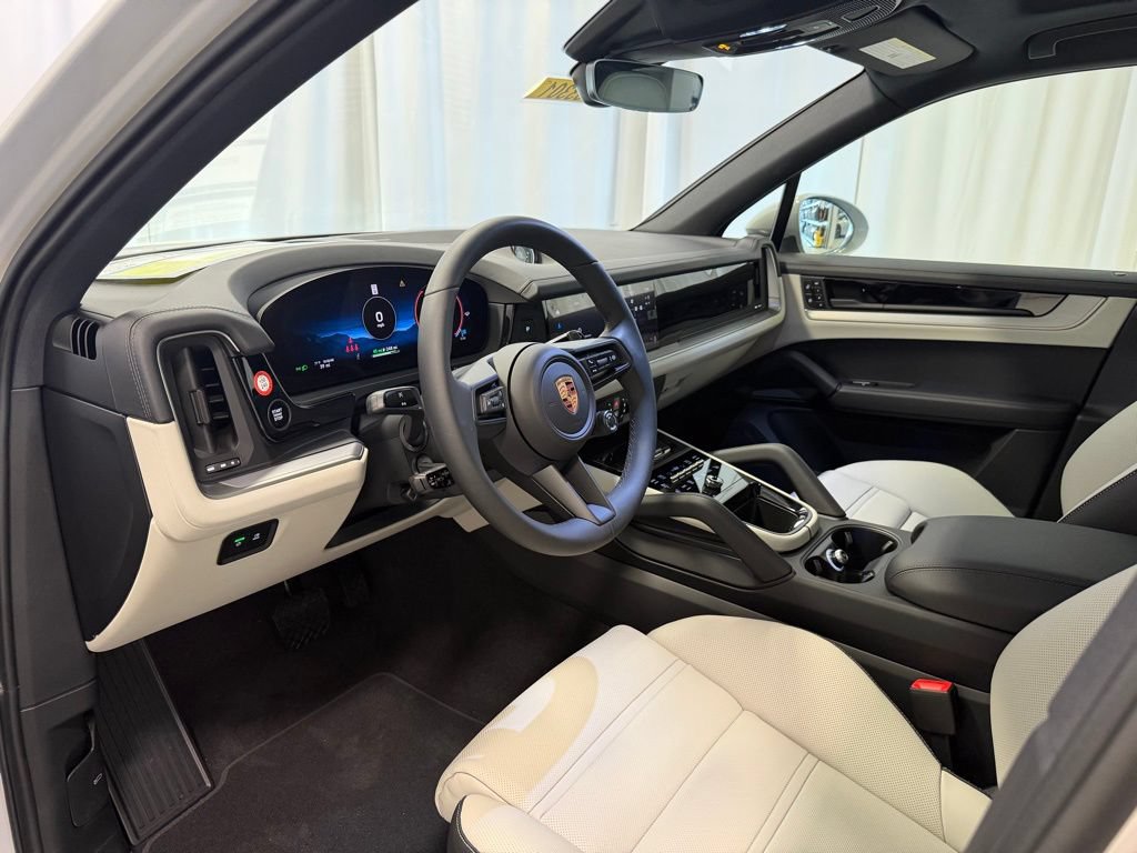 Certified 2026 Porsche Cayenne E-Hybrid AWD/4WD image 4
