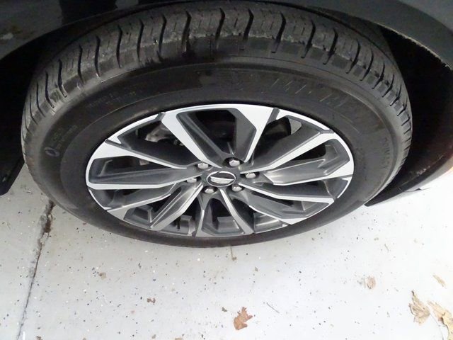 Certified 2024 Cadillac Lyriq Sport image 27