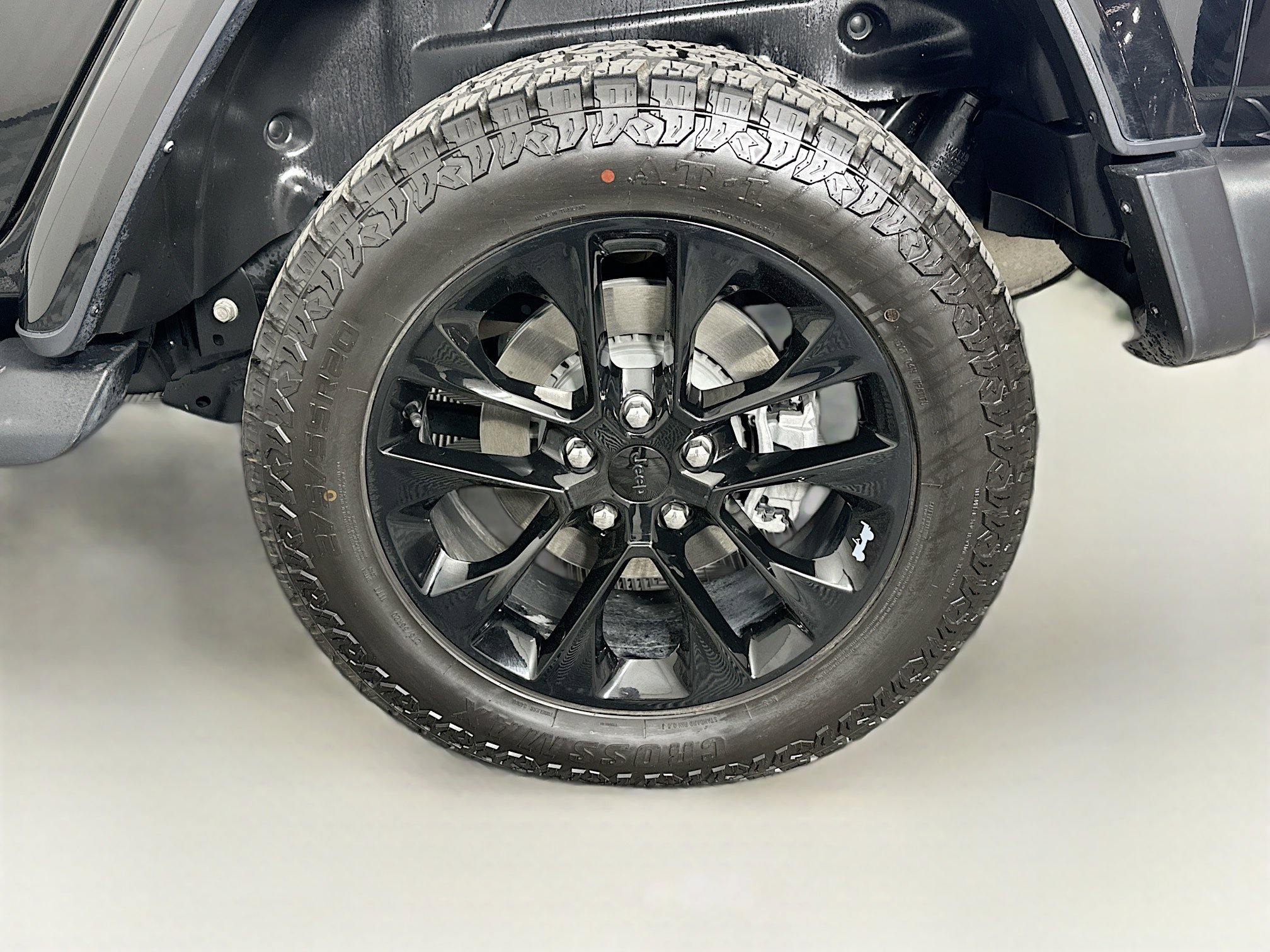 Used 2021 Jeep Wrangler Sahara w/ Cold Weather Group image 11