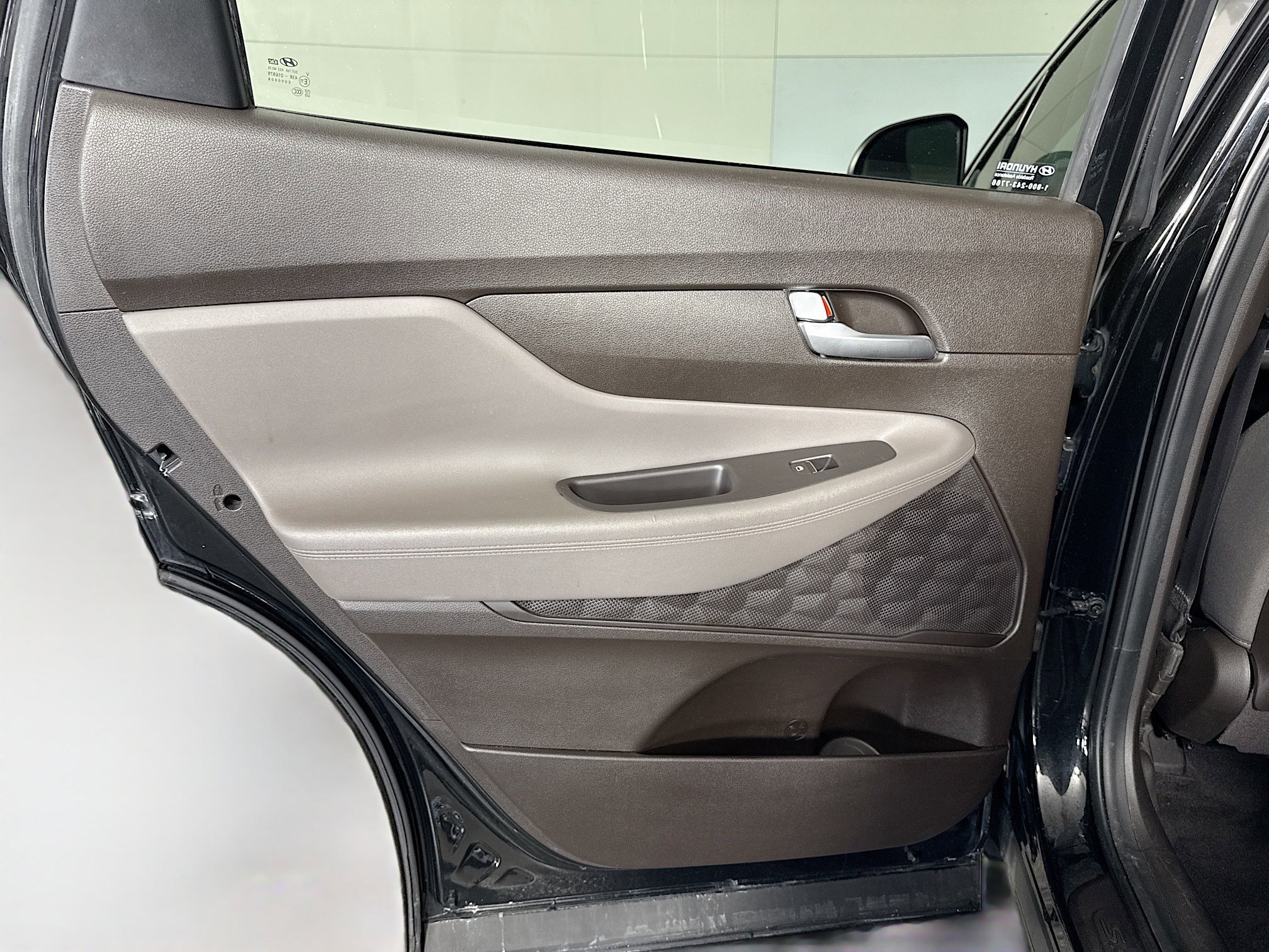 Used 2020 Hyundai Santa Fe SE image 25