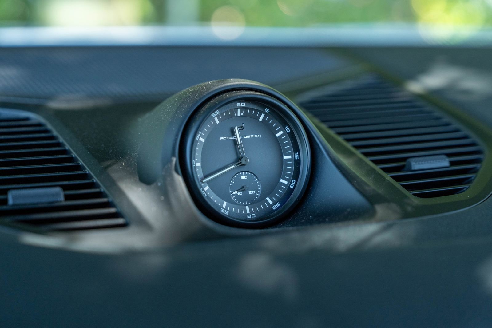 Certified 2025 Porsche Cayenne E-Hybrid w/ Premium Package Plus image 26