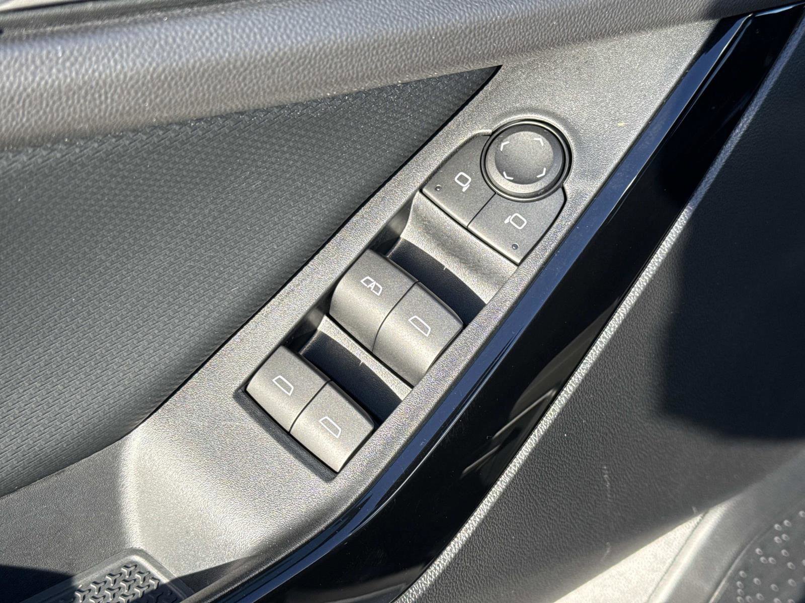 Used 2025 Chevrolet Equinox LT image 15