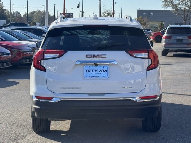 Used 2024 GMC Terrain SLT image 4