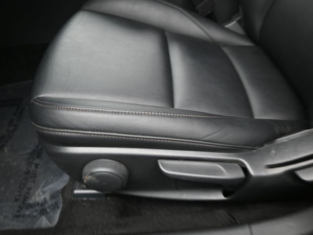 Used 2024 MAZDA MAZDA3 s FWD image 12