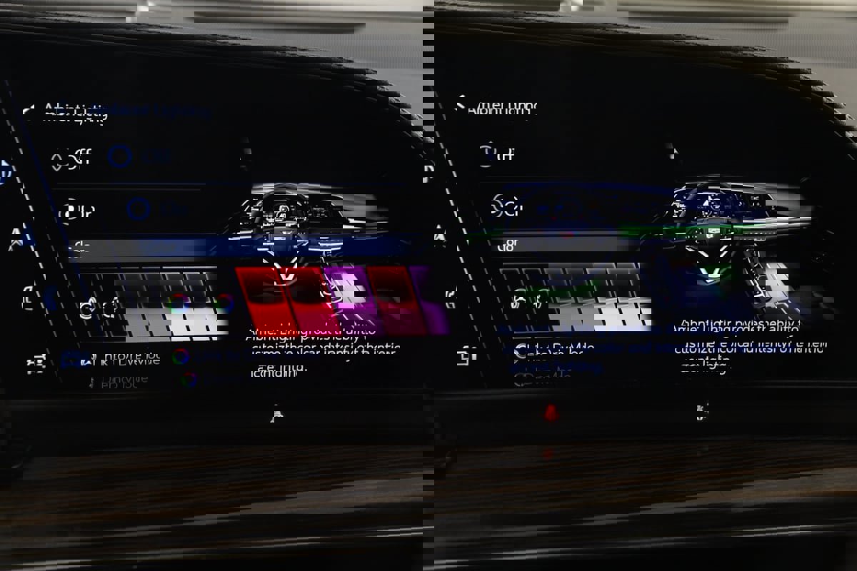 Used 2023 Cadillac Escalade Premium Luxury image 38