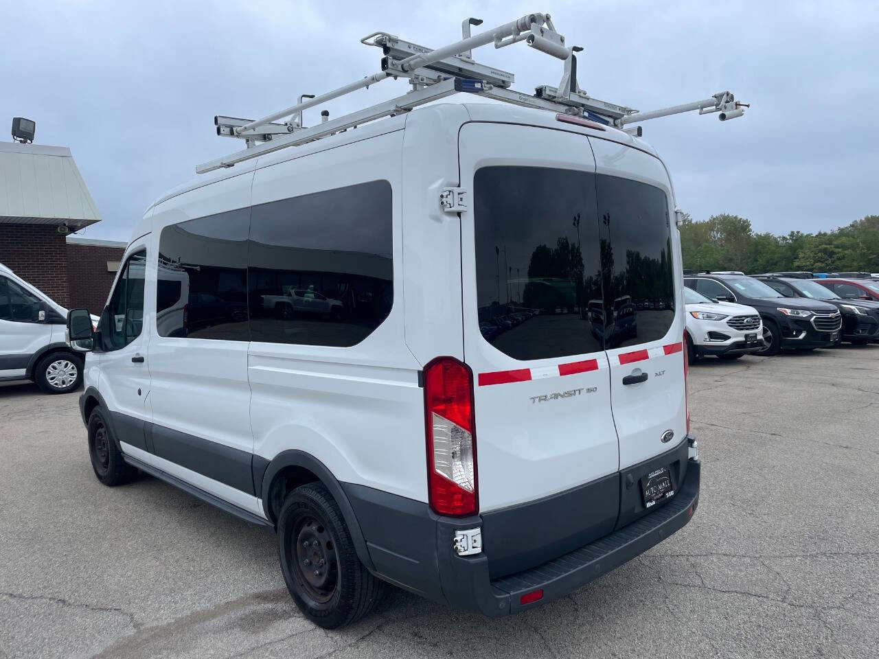 Used 2016 Ford Transit 150 XLT RWD image 3