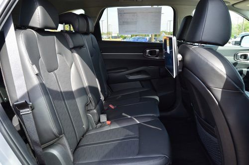 New 2026 Kia Sorento S w/ S Panoramic Sunroof Package image 9