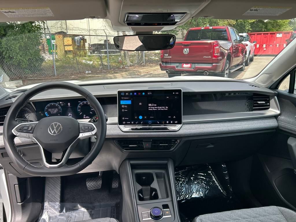 Used 2025 Volkswagen Tiguan S w/ 18" Wheel Package image 29