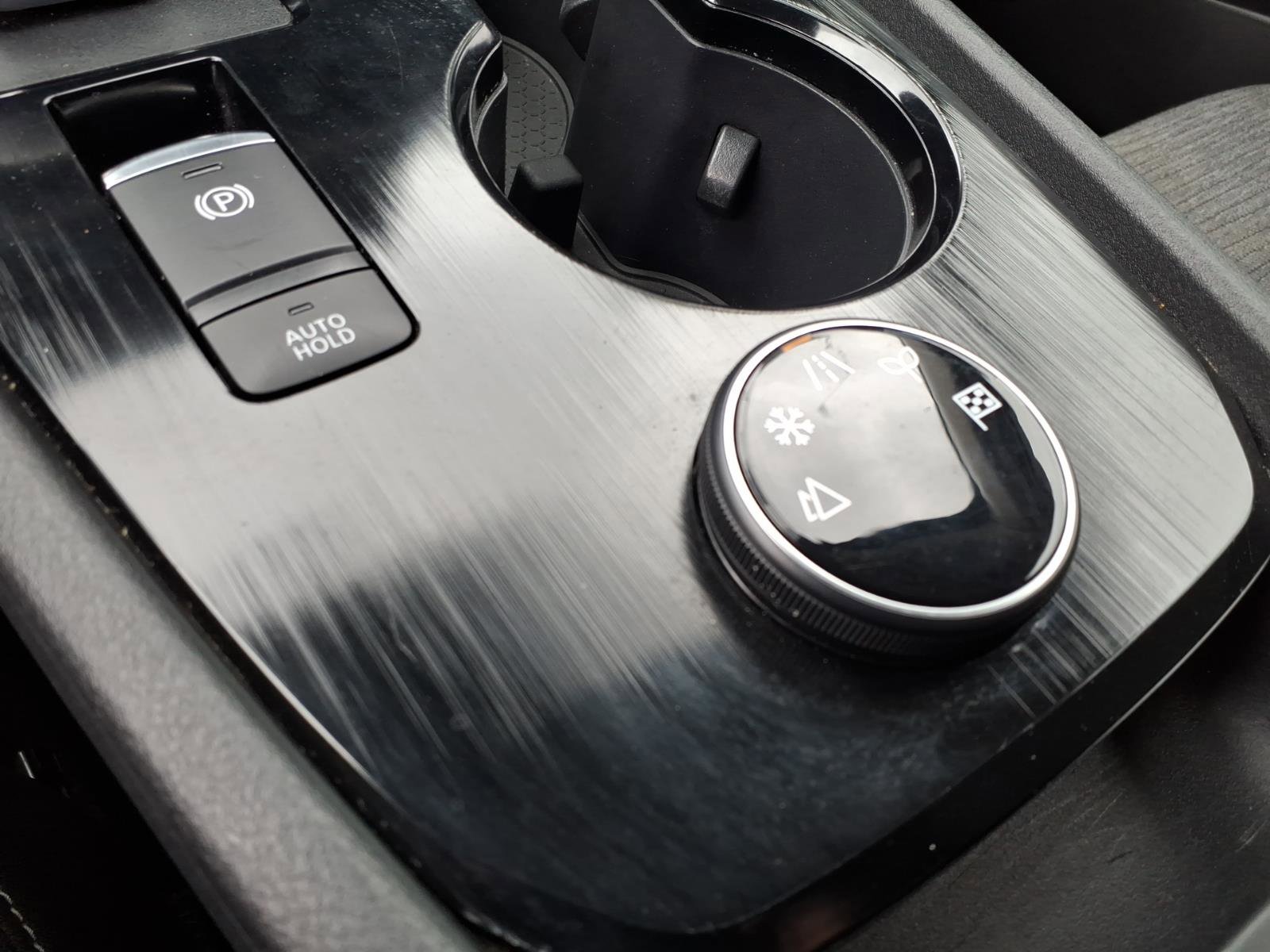 Certified 2023 Nissan Rogue SV image 24