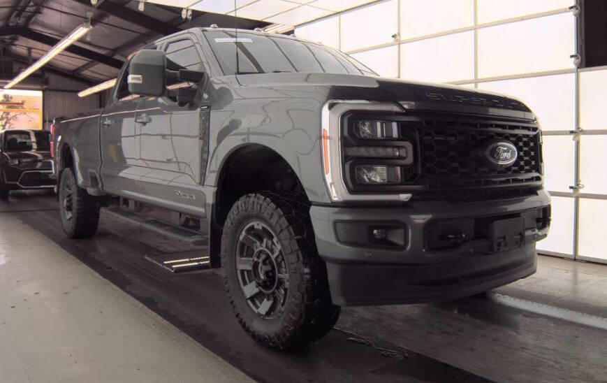 Used 2023 Ford F350 Lariat w/ Lariat Ultimate Package image 6
