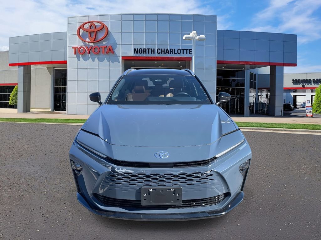 Used 2025 Toyota Crown Signia image 5