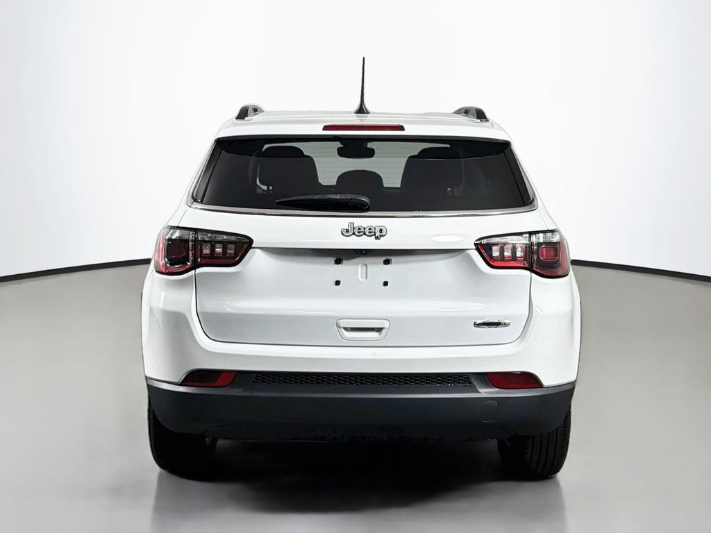 Used 2022 Jeep Compass Latitude FWD image 6