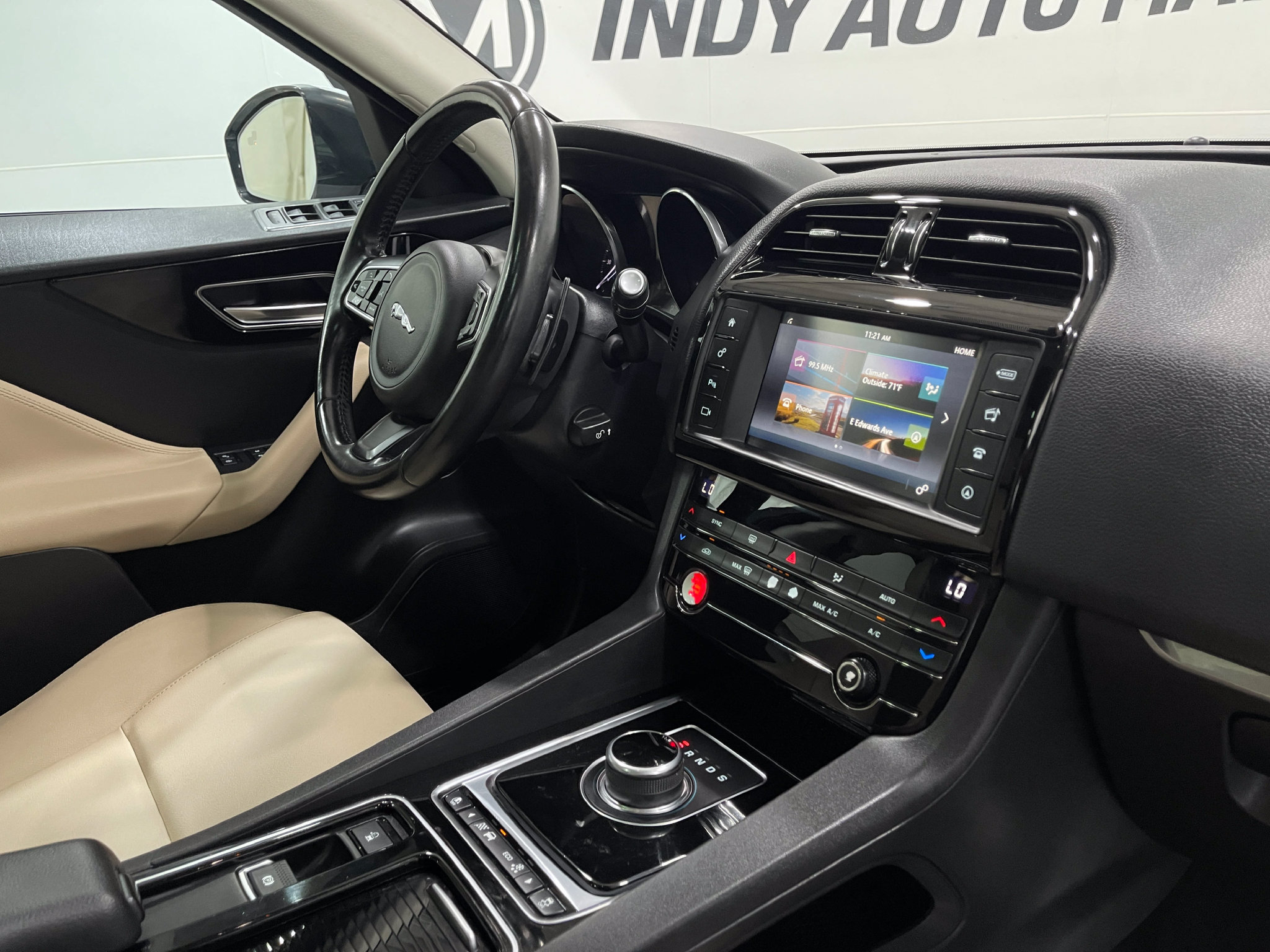 Used 2018 Jaguar F-PACE Premium AWD/4WD image 20