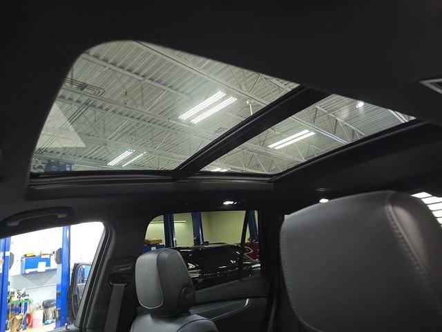 Used 2025 Cadillac XT6 Luxury image 33