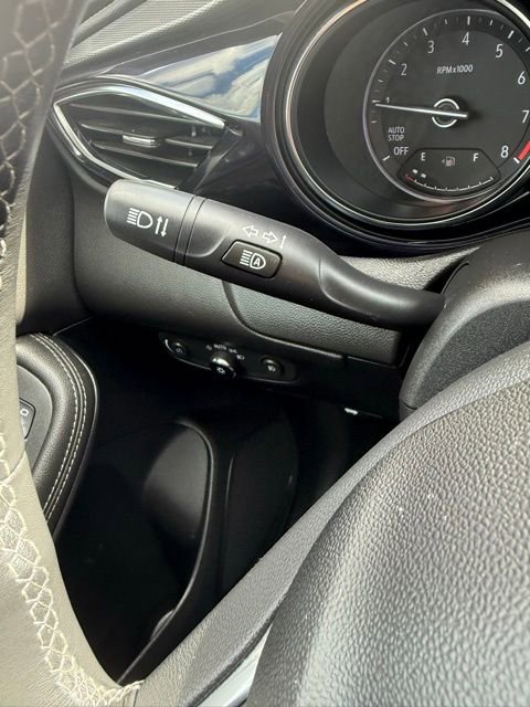 Used 2023 Buick Encore GX Select w/ Safety Package II AWD/4WD image 21