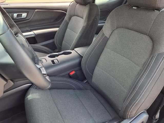 Used 2025 Ford Mustang Coupe RWD image 3