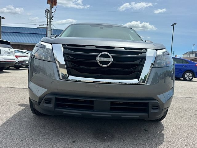 Used 2025 Nissan Pathfinder SV FWD image 10