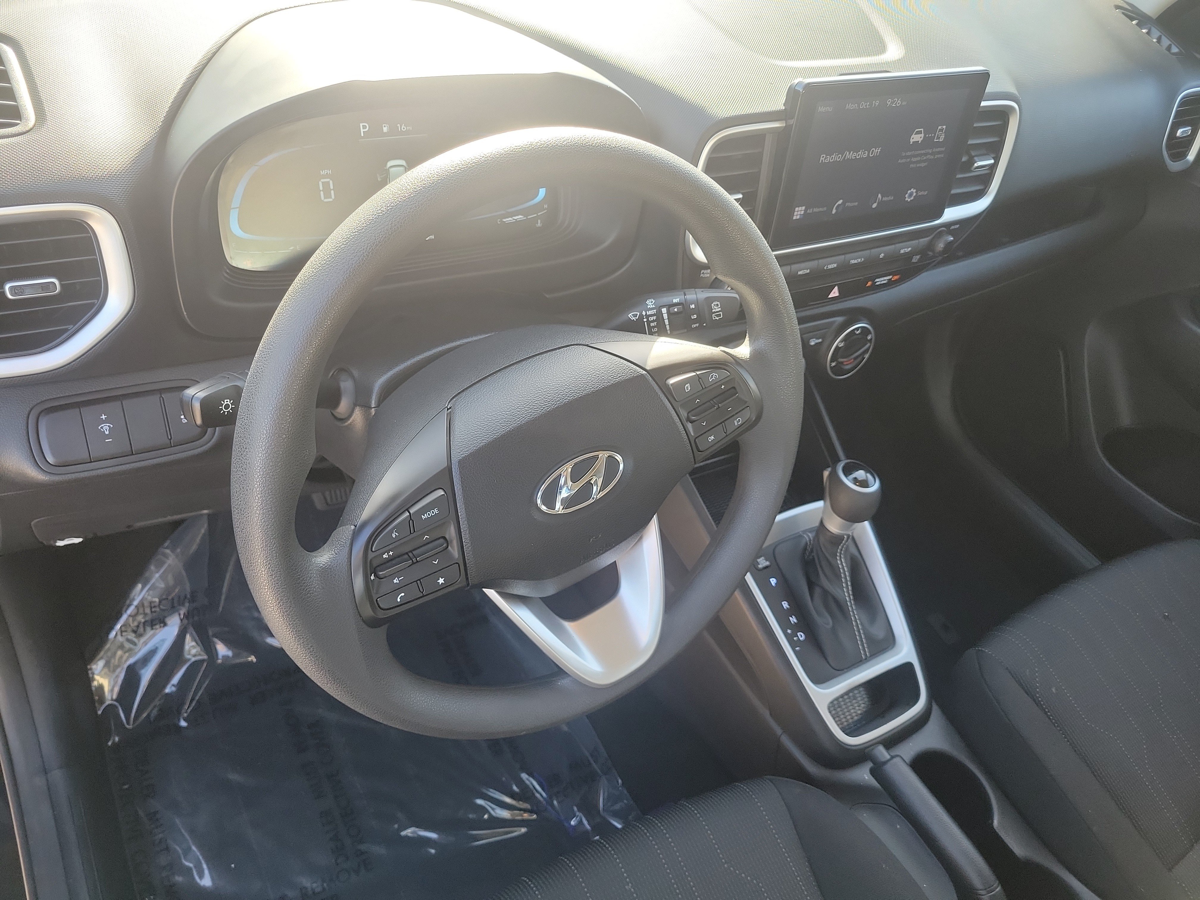 Used 2026 Hyundai Venue SE FWD image 9