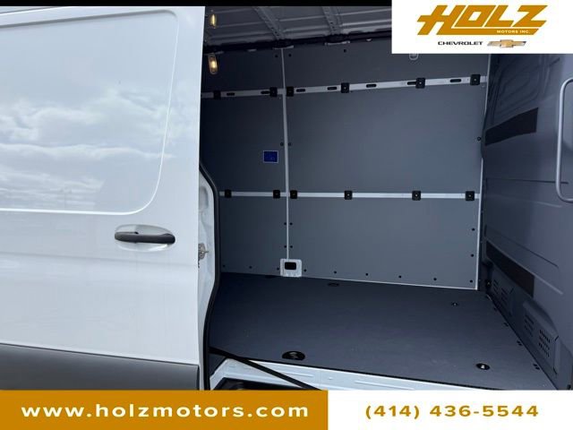 Used 2024 Mercedes-Benz eSprinter 170 Cargo image 9