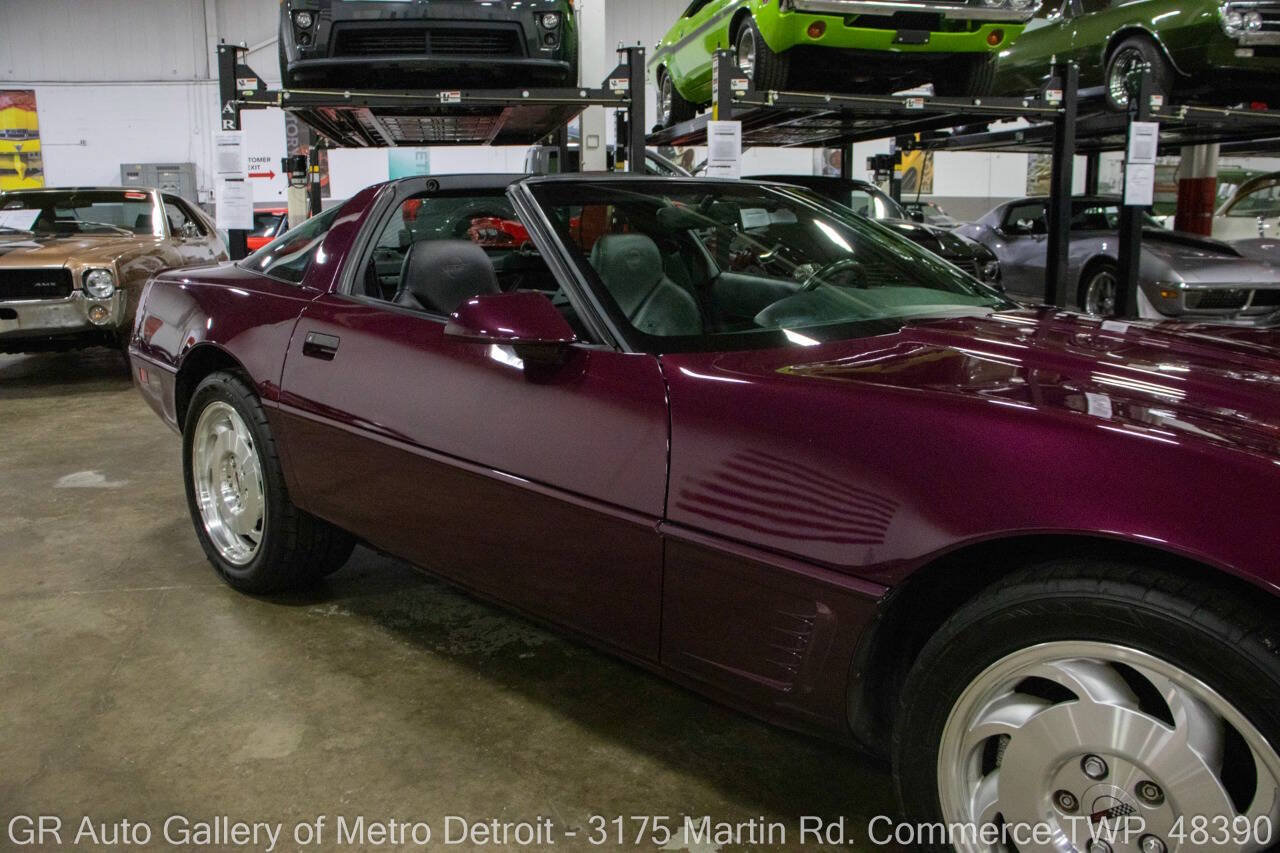 Used 1995 Chevrolet Corvette Coupe RWD image 25