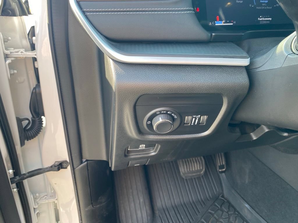 Used 2024 Jeep Grand Cherokee Altitude AWD/4WD image 18