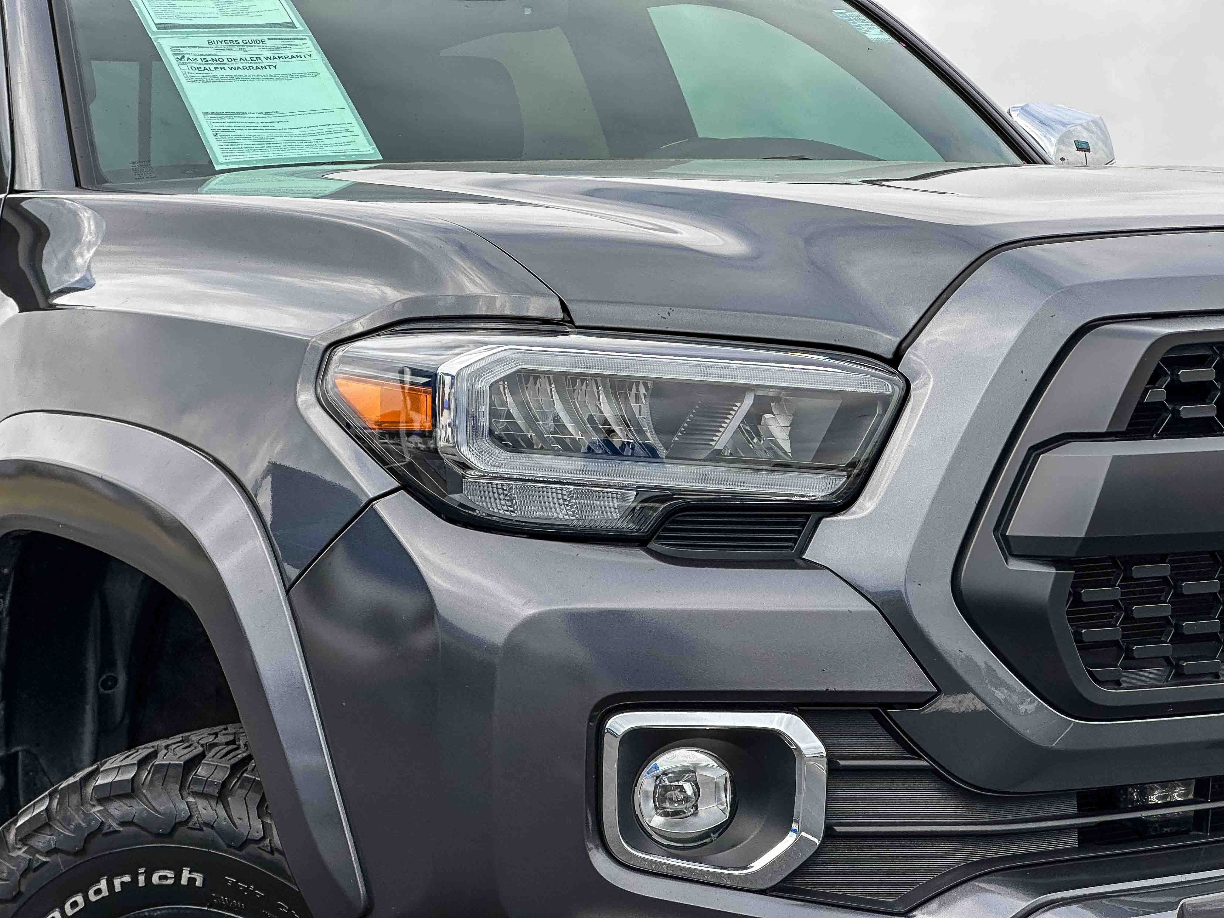 Used 2021 Toyota Tacoma Limited RWD image 4