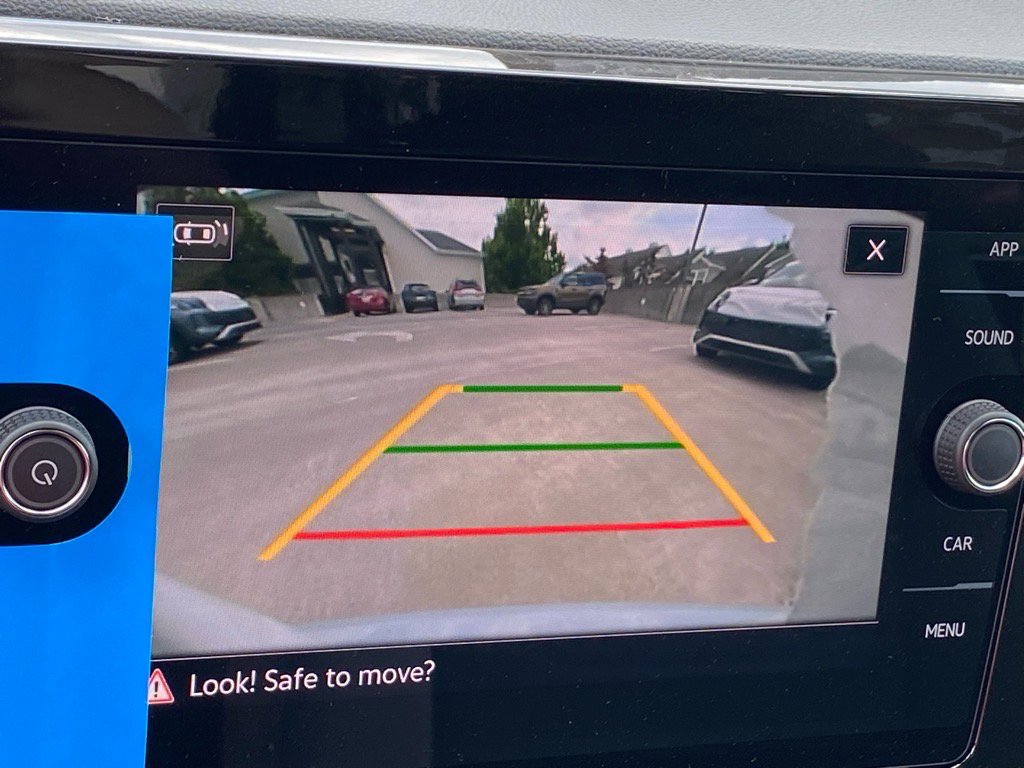 New 2025 Volkswagen Taos SE image 7