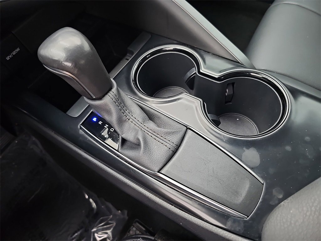 Used 2020 Toyota Camry SE image 27