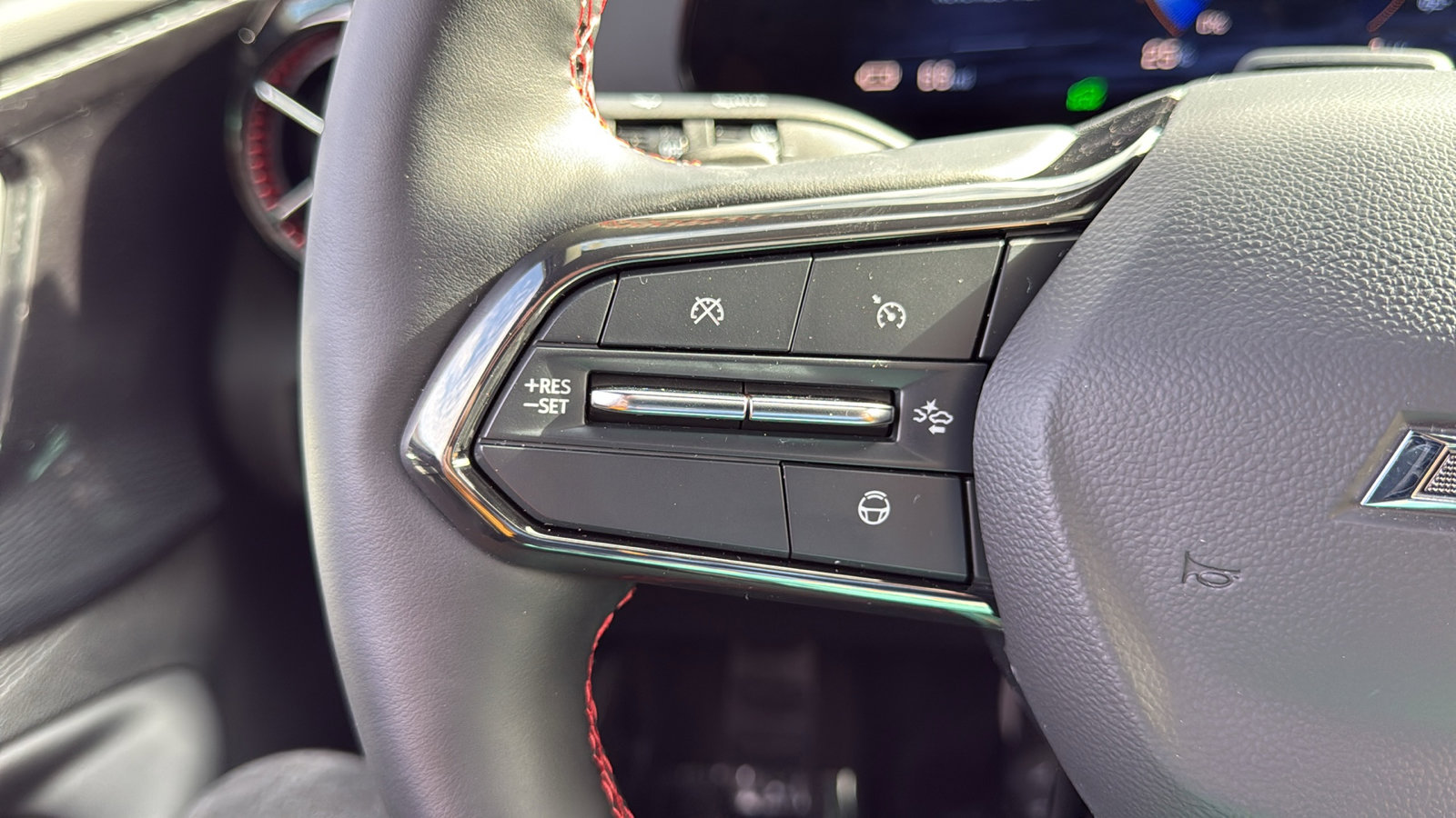 Used 2025 Chevrolet Blazer EV RS w/ Super Cruise Package image 16