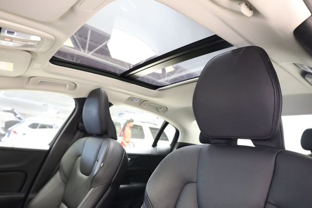 Used 2024 Volvo S60 B5 Plus image 27