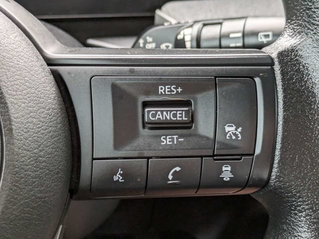 Used 2025 Nissan Kicks SV FWD image 25