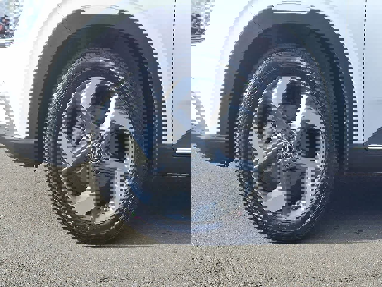 Used 2025 Hyundai Venue Limited image 29